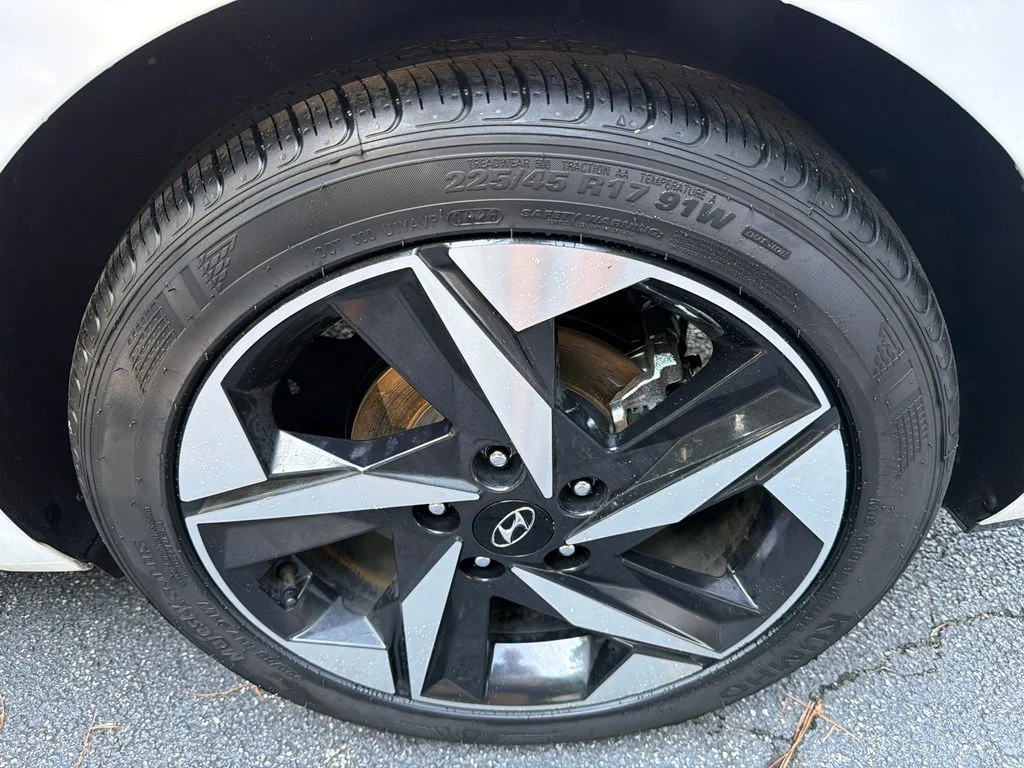 Used 2023 White Hyundai Limited image 19