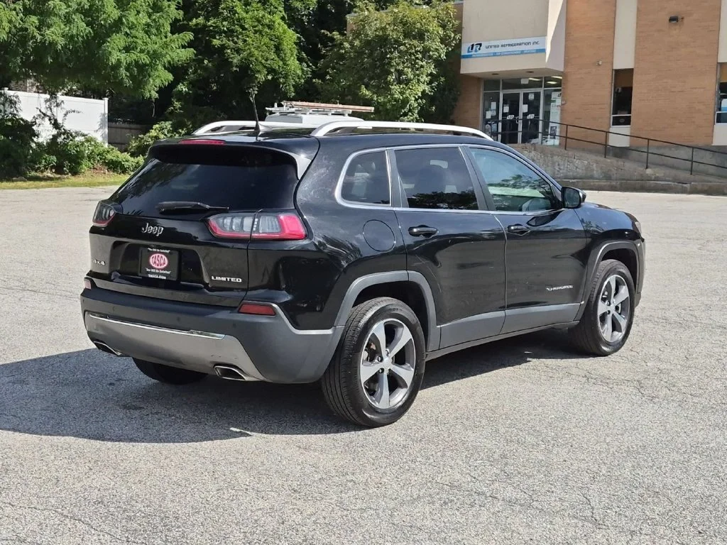 Used 2019 Black Jeep Limited image 3