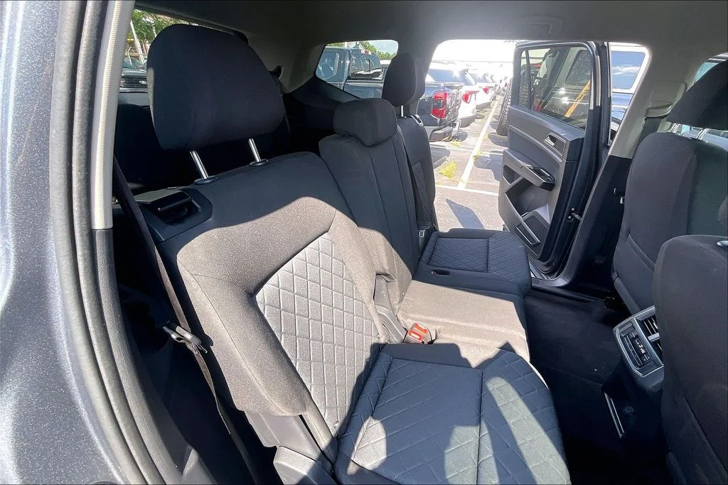 Used 2019 Gray Volkswagen S image 26