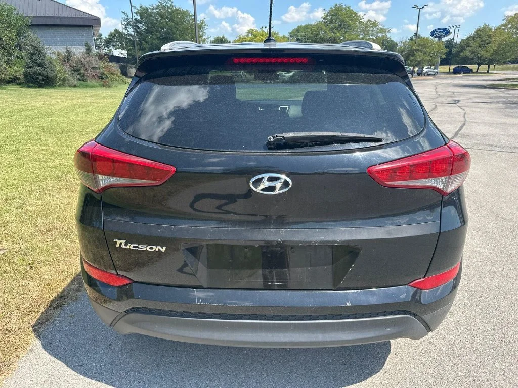 Used 2016 Gray Hyundai SE image 10