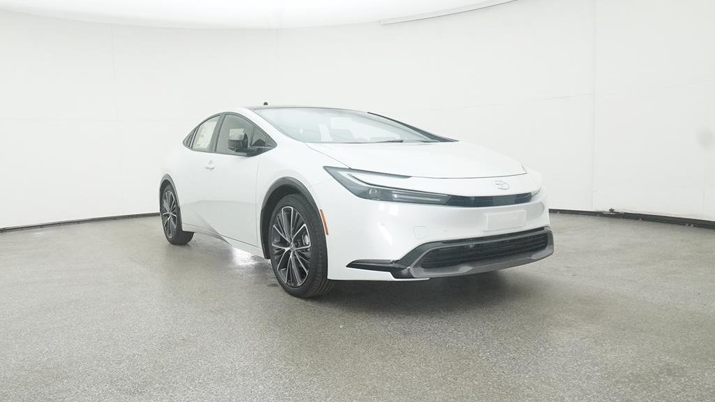 New 2025 Wind Chill Pearl Toyota XLE image 16