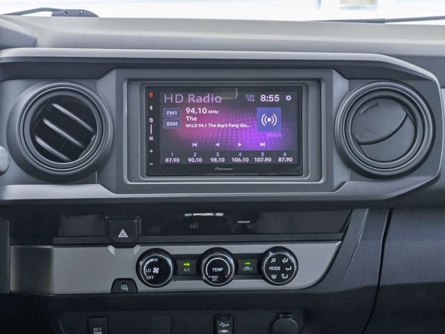 Used 2017 White Toyota SR image 18