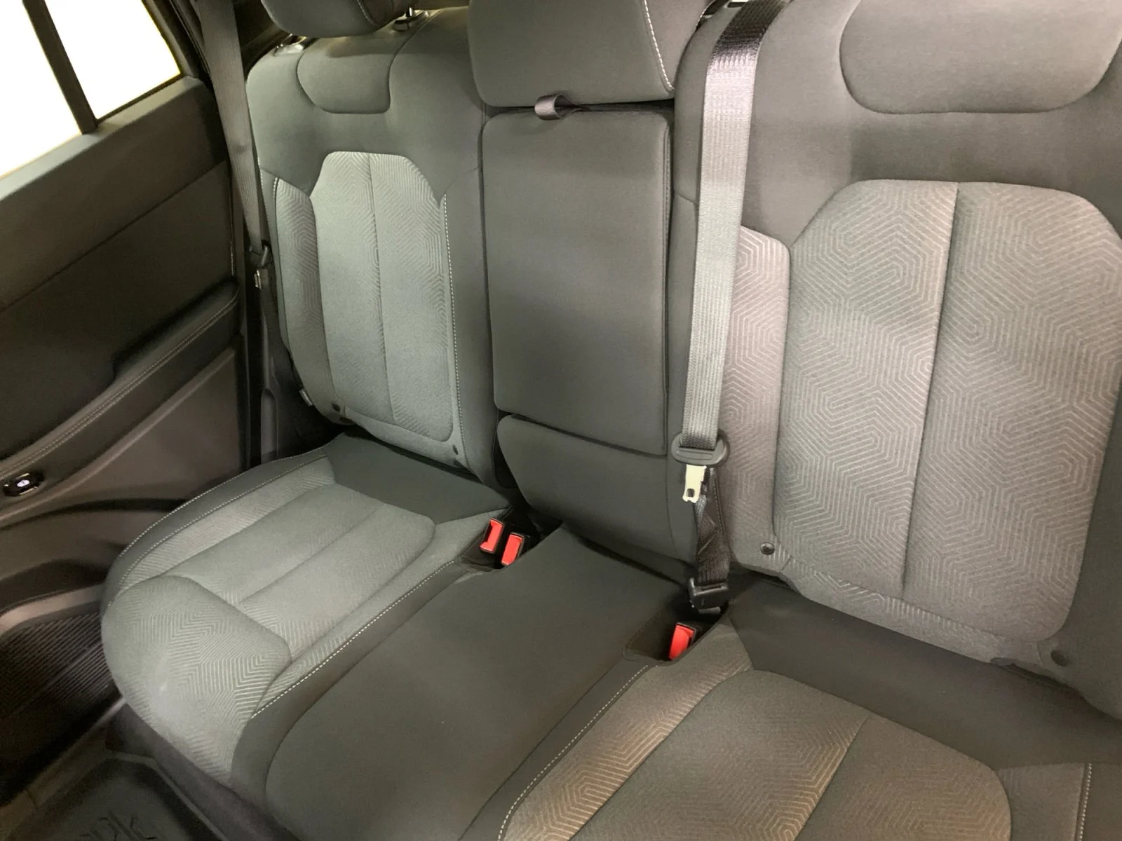 New 2026 Diamond Black Crystal Pearl Jeep Laredo image 16