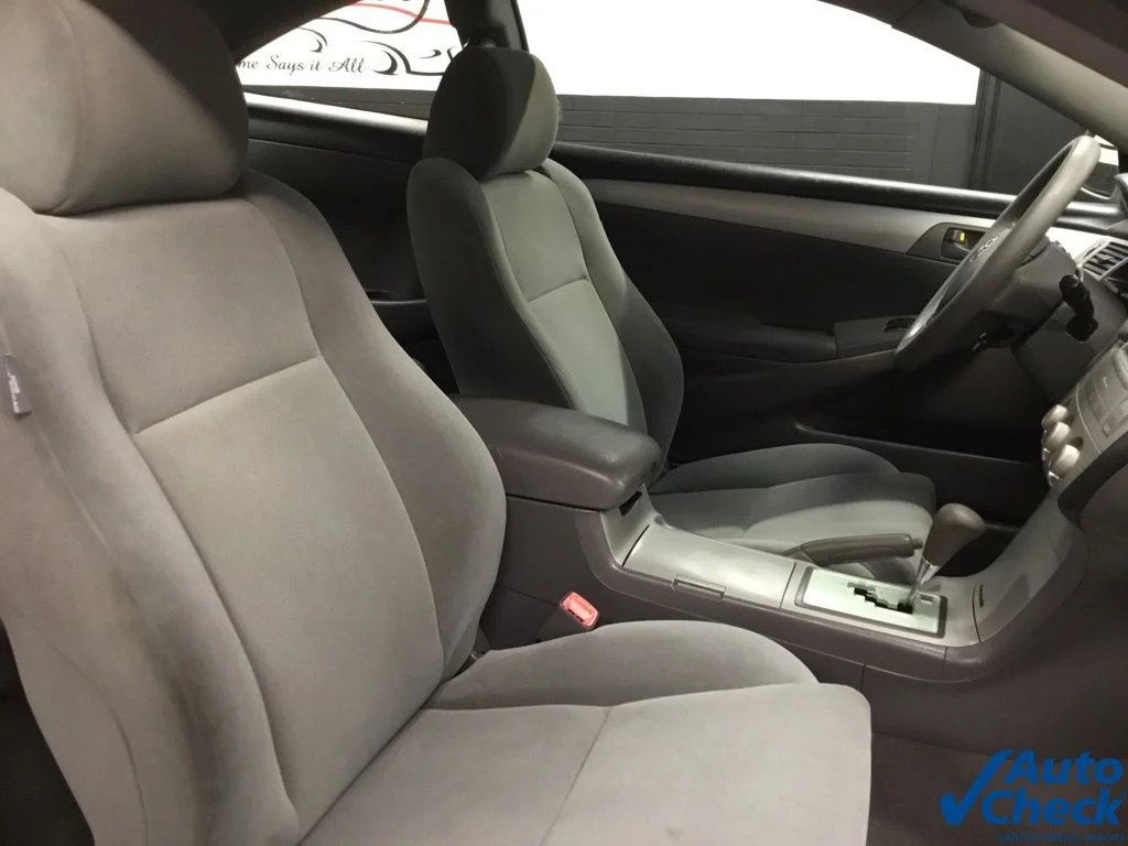 Used 2006 Beige Toyota SE image 25
