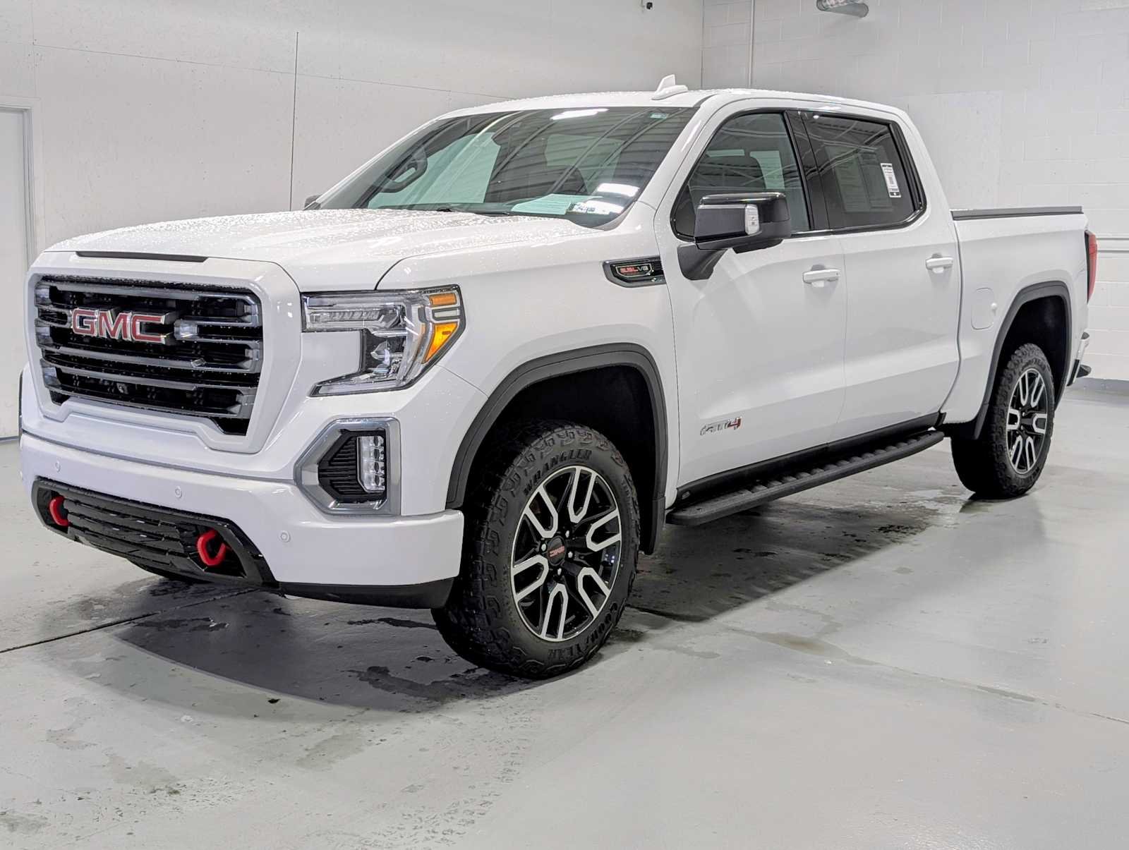 2022 GMC Sierra 4WD Crew Cab Short Box AT4's photo