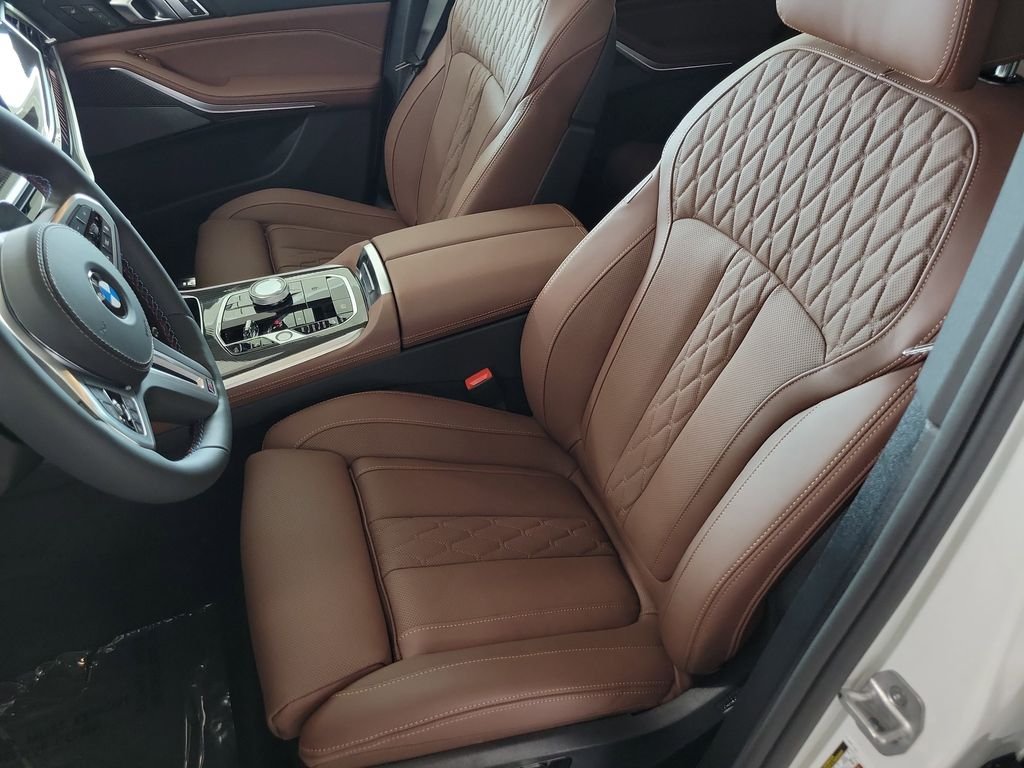 New 2026 Mineral White Metallic BMW M60i image 9
