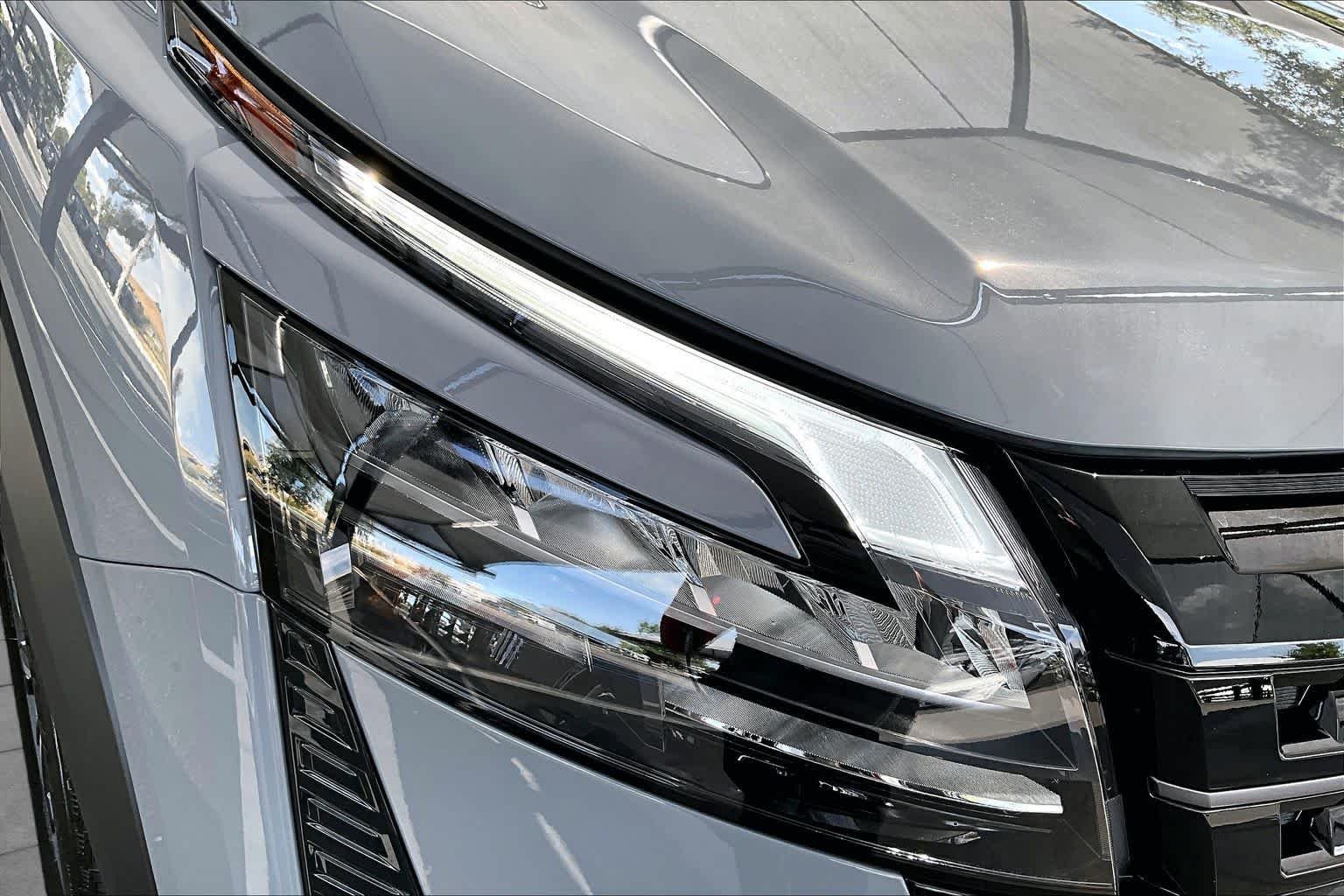 New 2026 Boulder Gray Pearl Nissan Platinum image 13