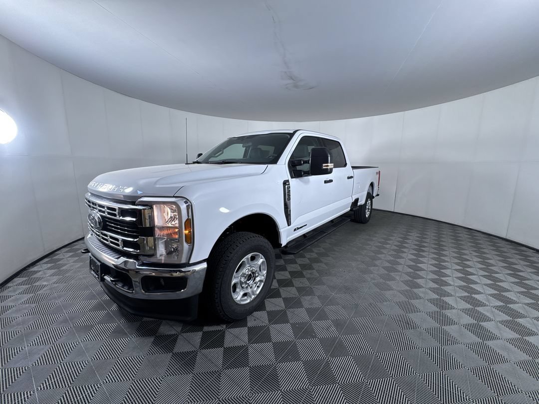 New 2026 Oxford White Ford XLT image 4