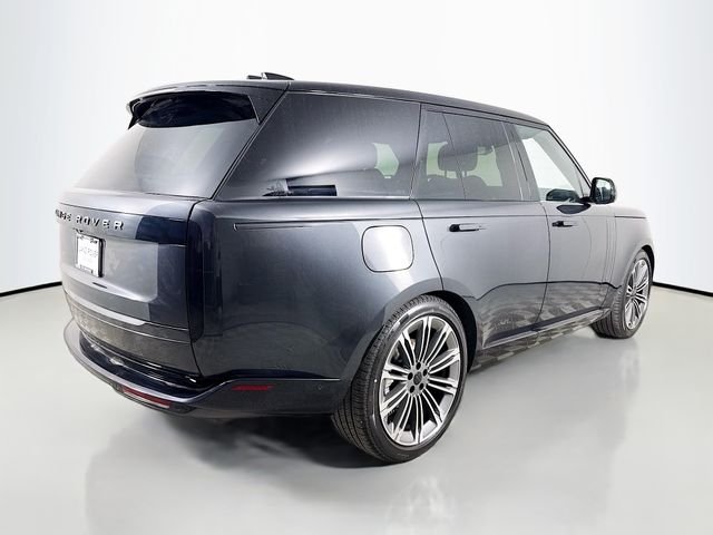 New 2026 Carpathian Grey Land Rover SE image 5
