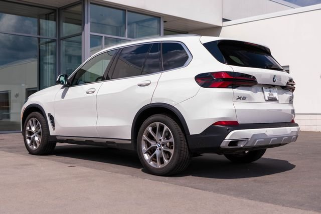 Certified Used 2024 Alpine White BMW xDrive40i image 3