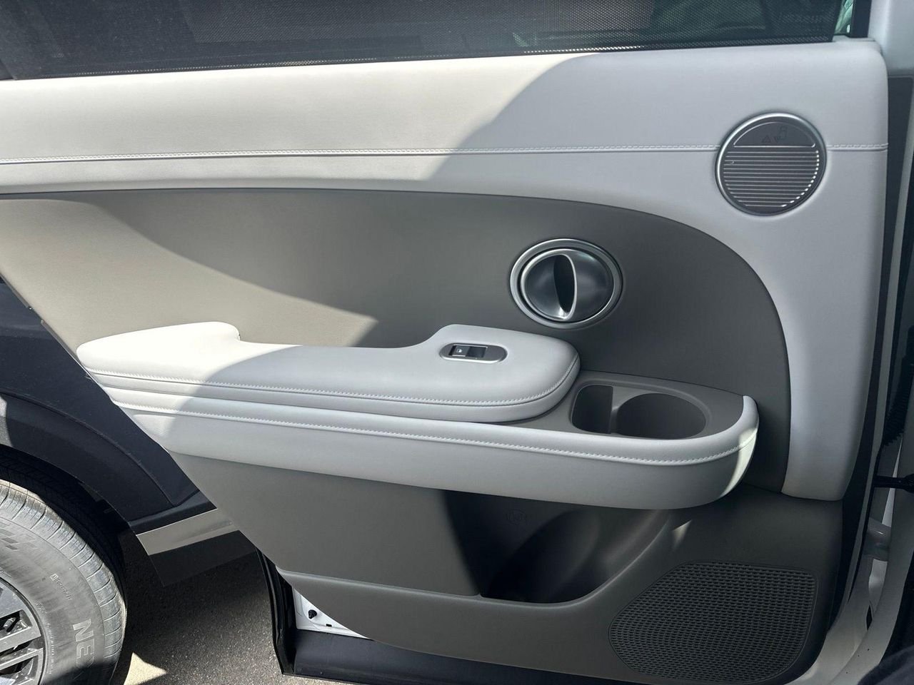 New 2026 White Hyundai SEL Premium AWD image 18