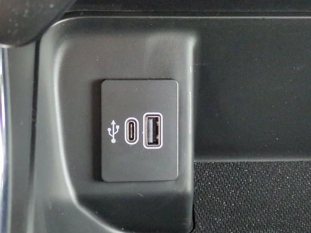 New 2026 Carbonized Gray Metallic Ford XLT image 22