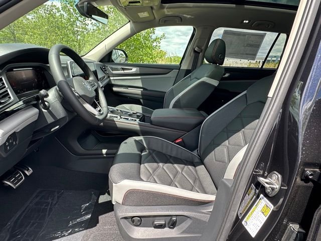New 2026 Deep Black Pearl Volkswagen 2.0T Peak Edition image 24