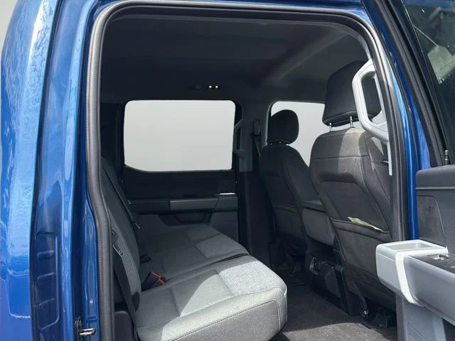 Used 2025 Blue Ford XLT image 10