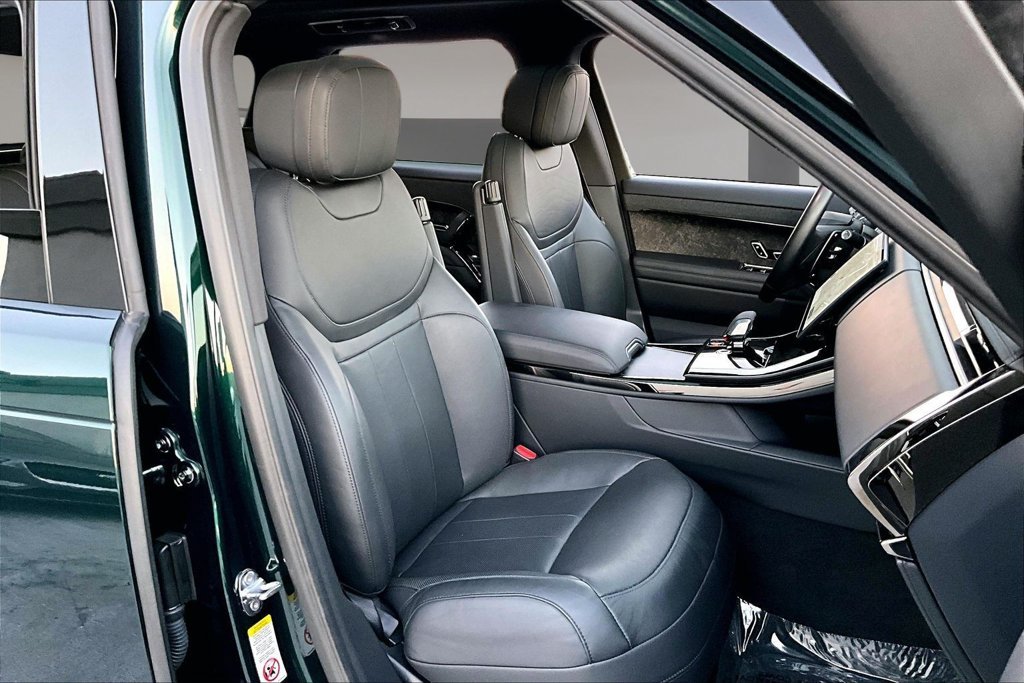 Certified Used 2025 British Racing Green SV Bespoke Ultra Met Gloss Land Rover Dynamic SE image 27