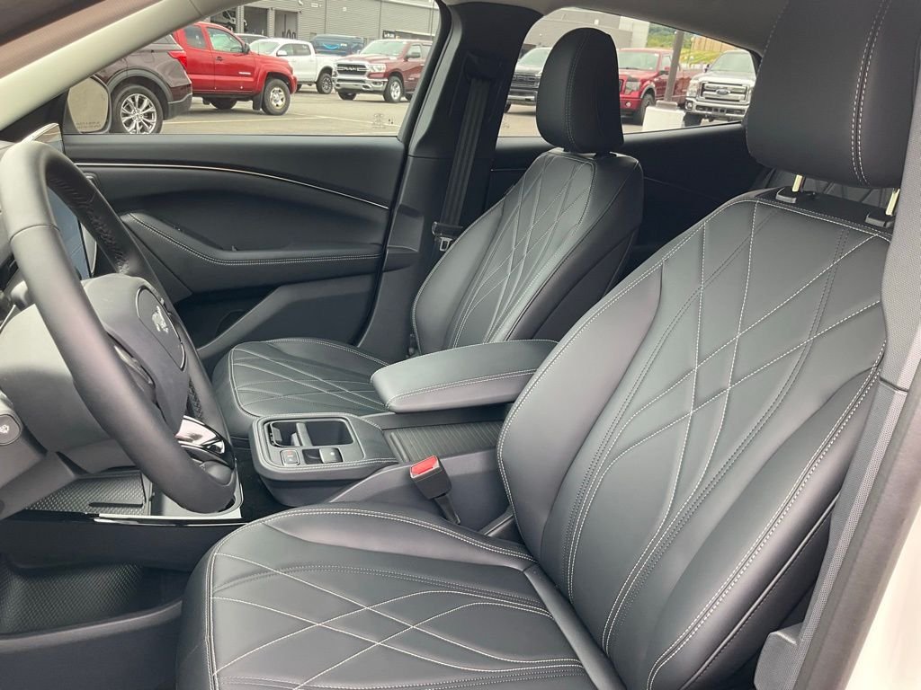 2025 Ford Mustang Mach-E Select - Photo 17