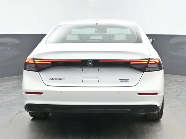 New 2026 Platinum White Pearl Honda Touring Hybrid image 12