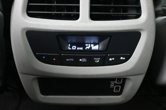 Used 2021 Silver Honda EX-L image 21