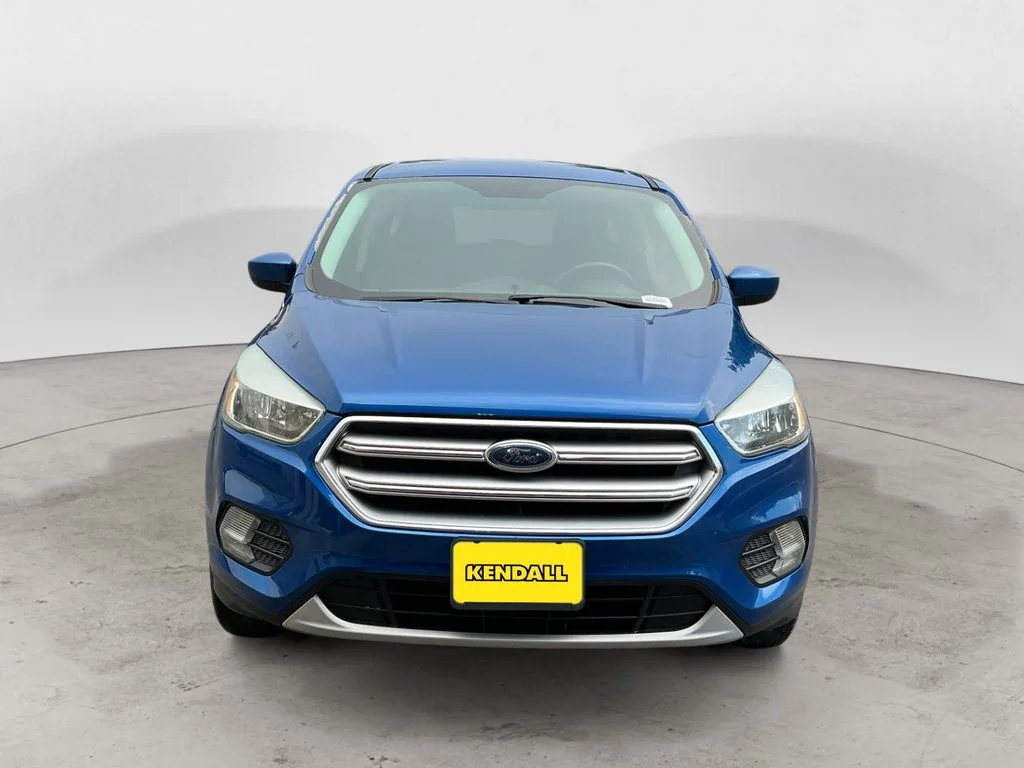Used 2017 Blue Ford SE image 2