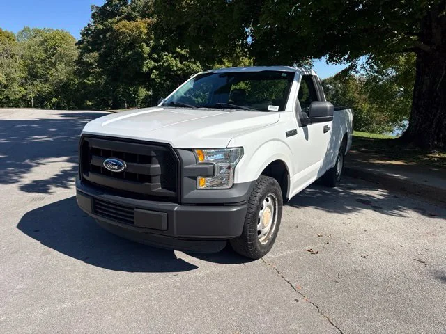 Used 2016 White Ford XL image 3