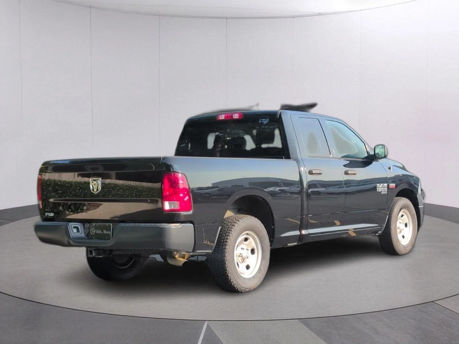 Used 2020 Diamond Black Crystal Pearlcoat Ram Tradesman image 7