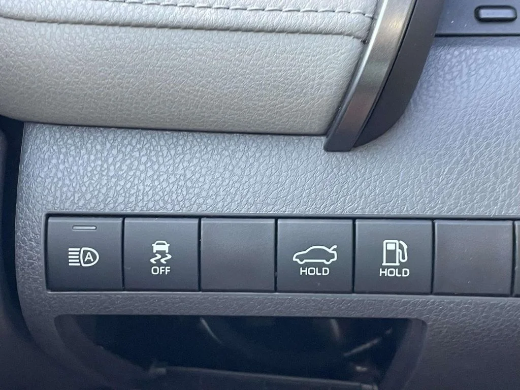 Used 2020 Silver Toyota LE image 27