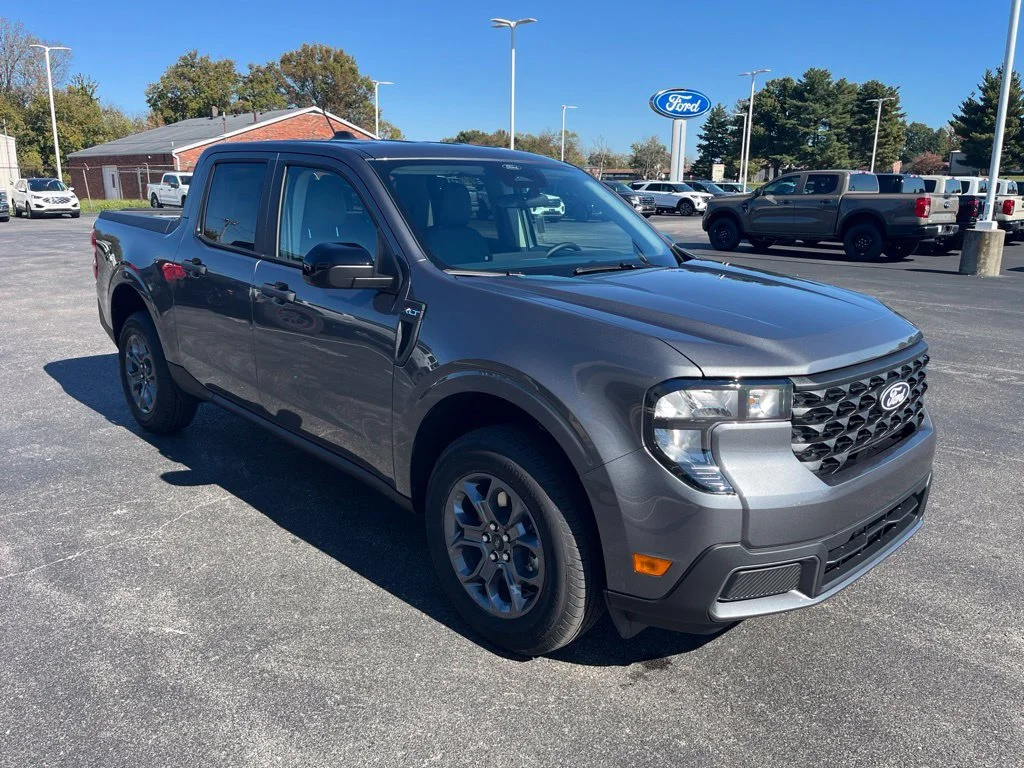 New 2026 Carbonized Gray Metallic Ford XLT image 7