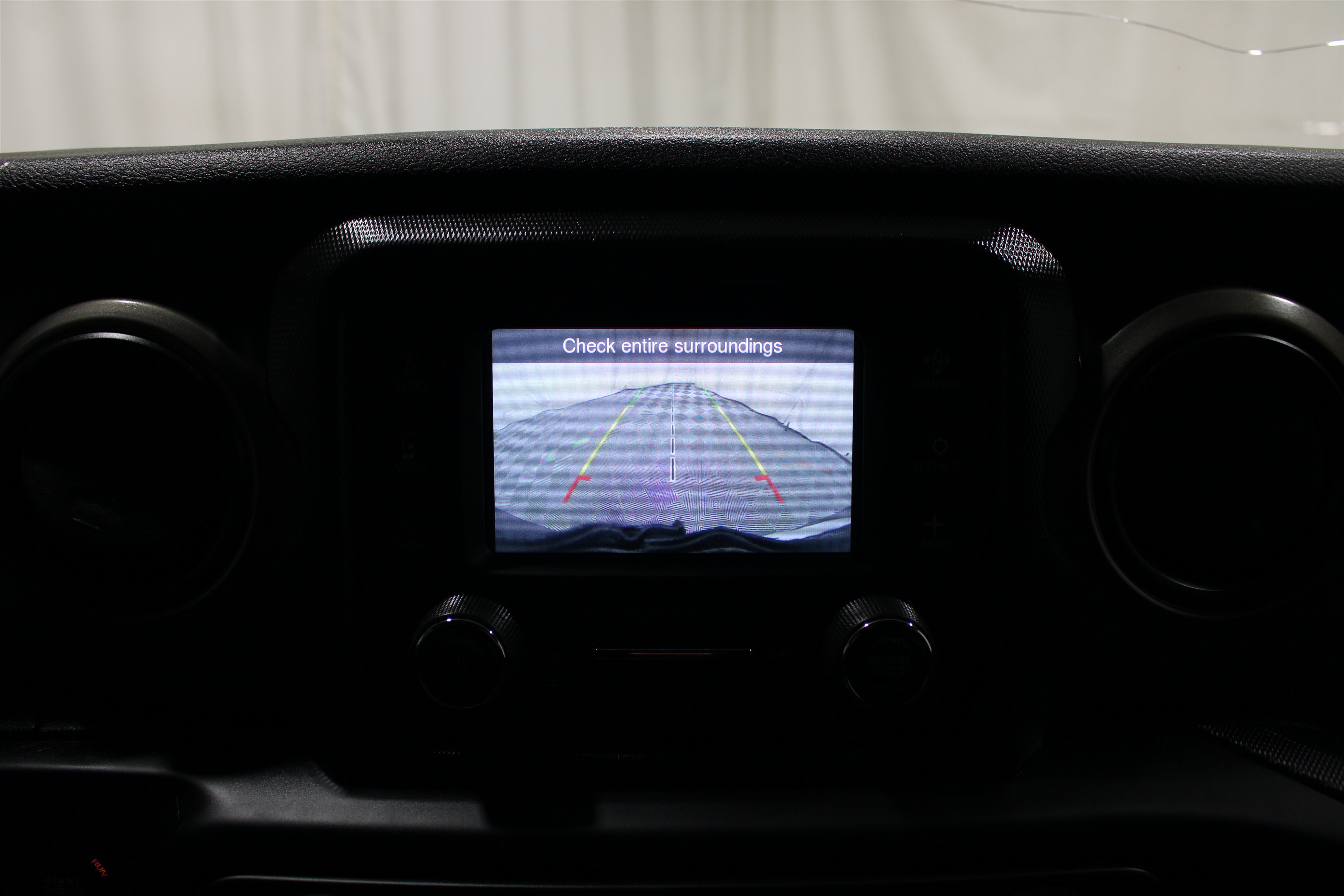 Used 2018 Punkn Metallic Clearcoat Jeep Sport image 12