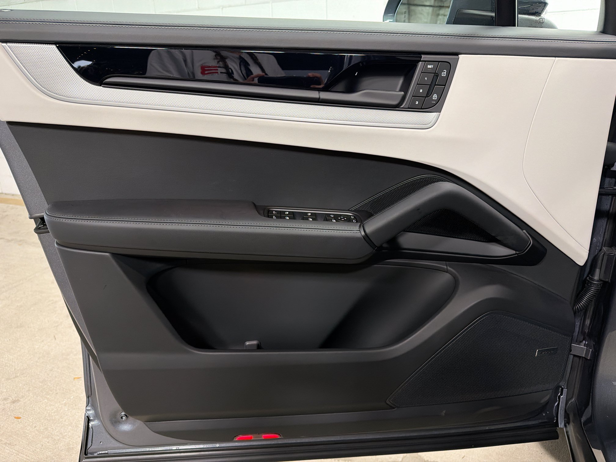 New 2026 Vanadium Grey Metallic Porsche S image 22