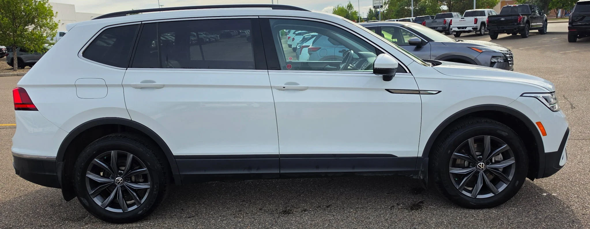 Used 2022 White Volkswagen Comfortline image 6