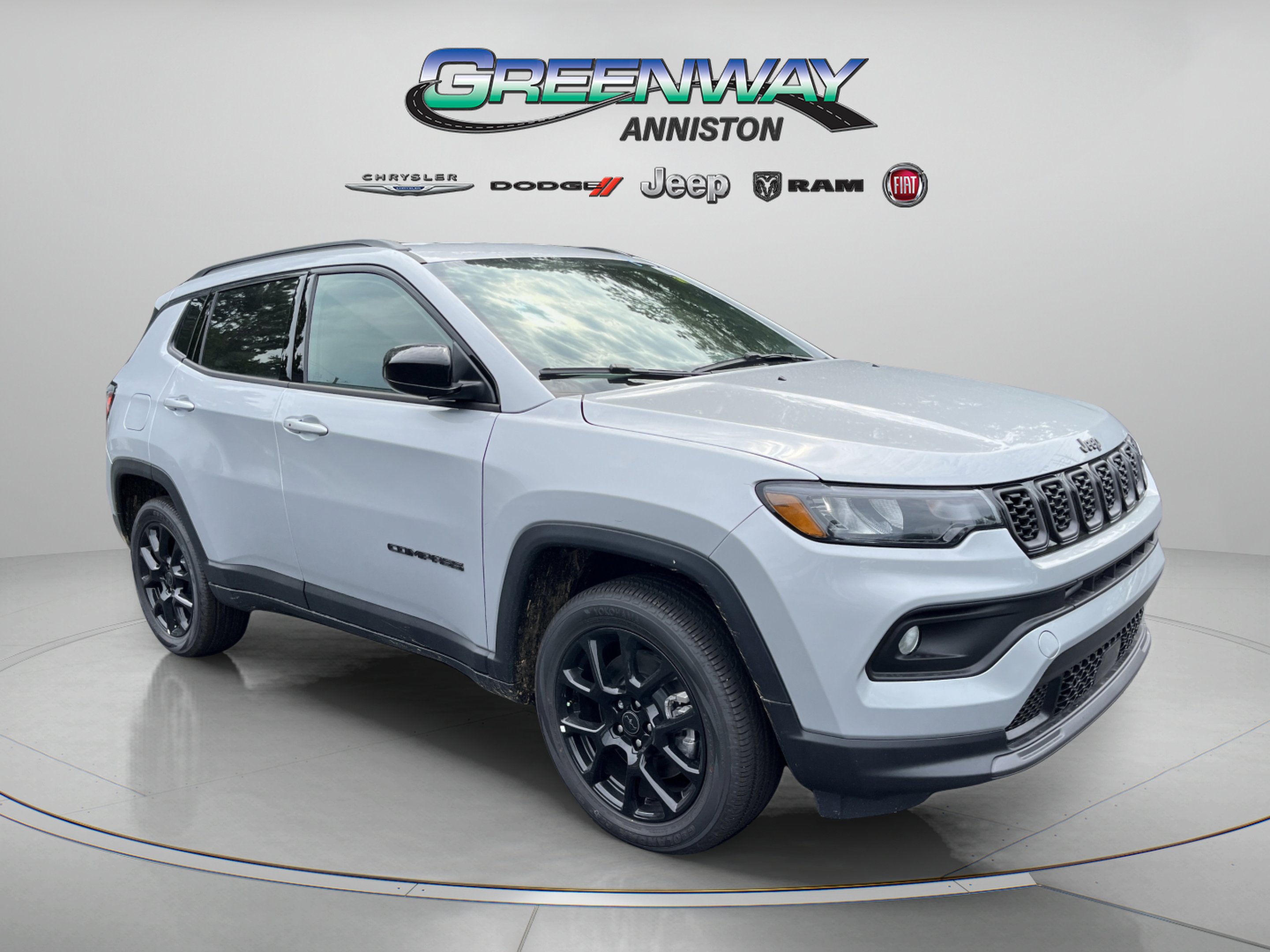 New 2026 Silver Zynith Metallic Clearcoat Jeep Latitude Altitude image 1