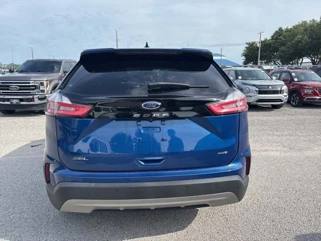 Used 2023 Blue Ford SEL image 6
