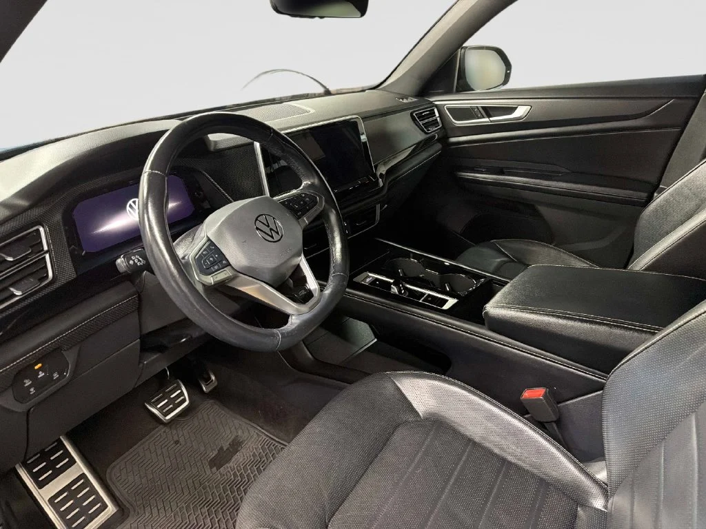 Used 2024 Black Volkswagen 2.0T SEL R-Line image 23
