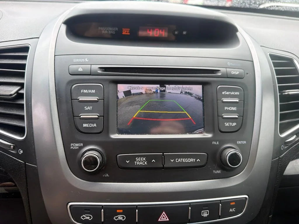 Used 2015 Black Kia LX image 32