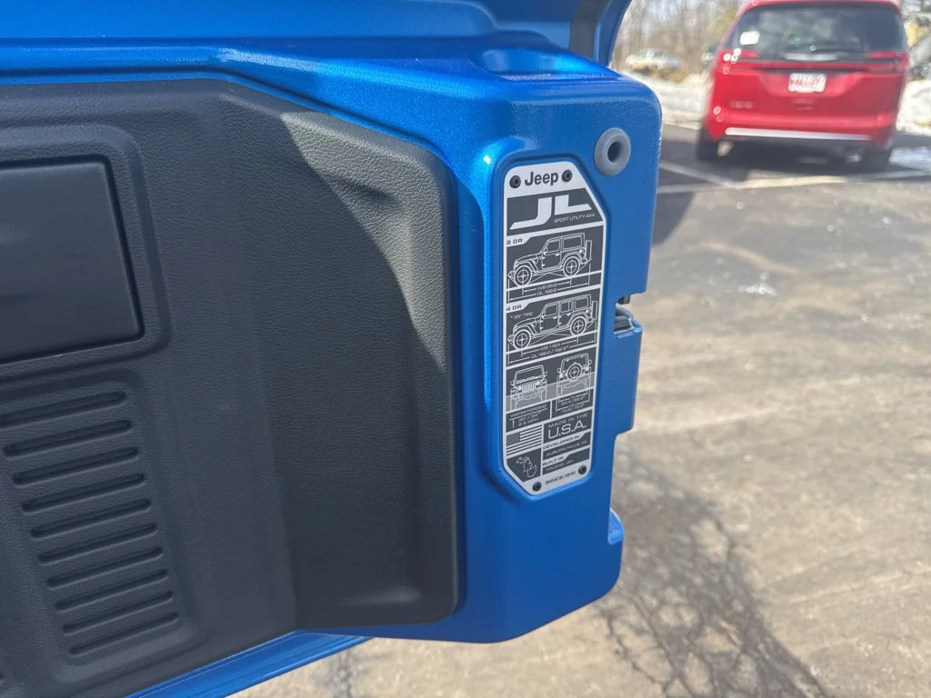 Used 2025 Blue Jeep Sahara image 50