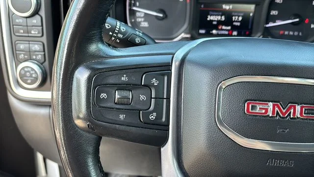 Used 2020 White GMC SLT image 23