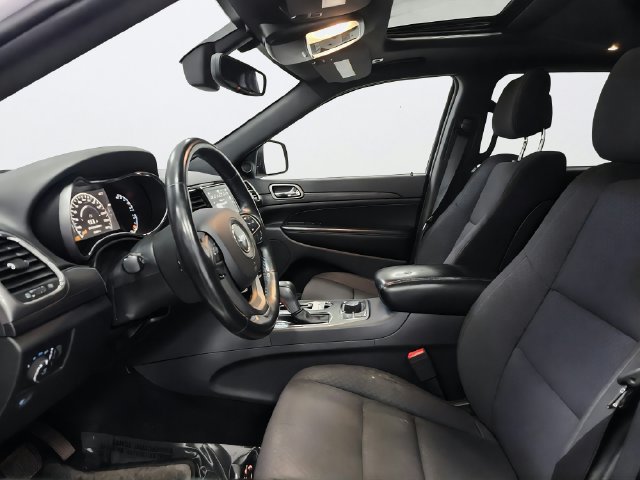 Used 2019 White Jeep Laredo image 16