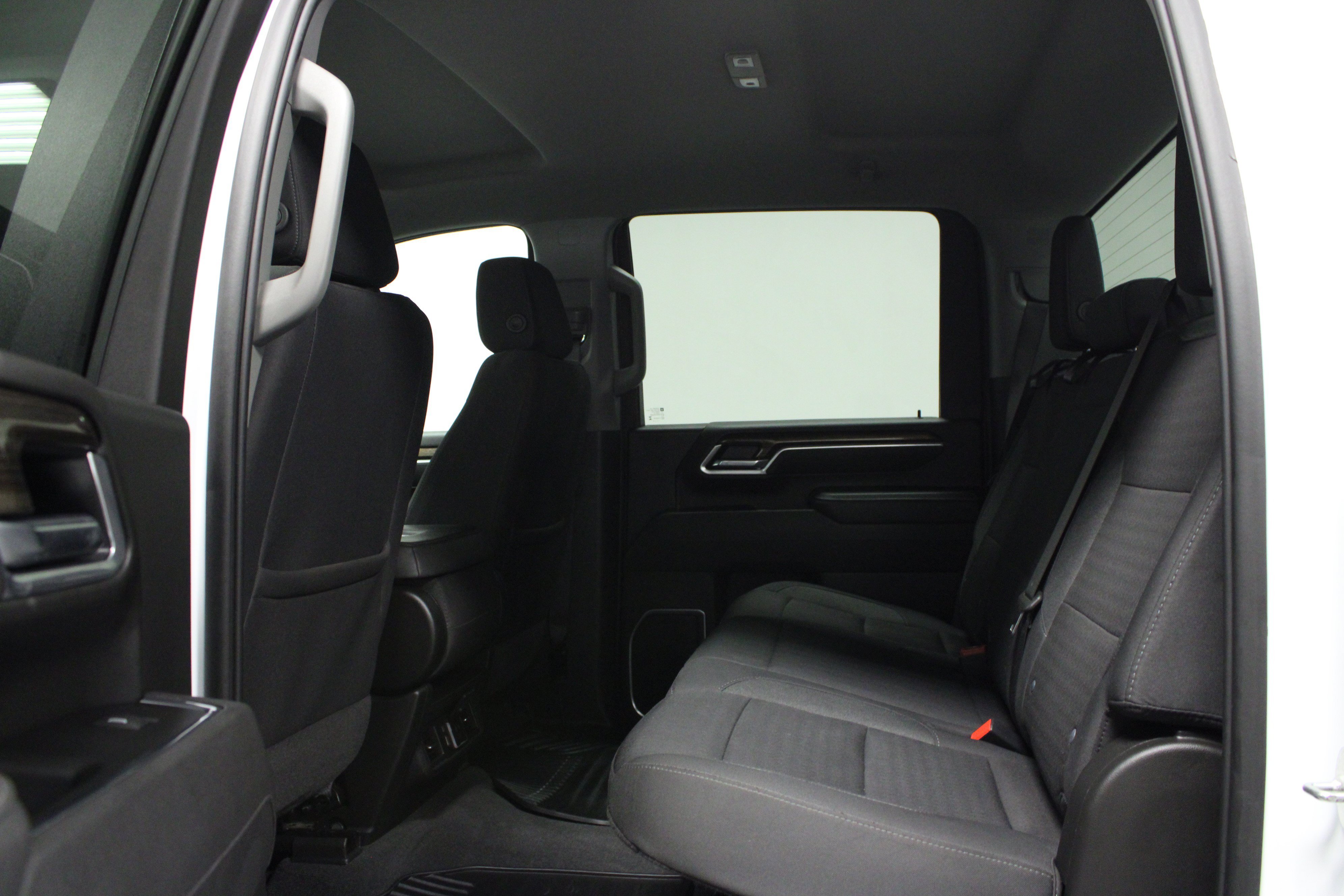 Used 2025 White Chevrolet LT image 13