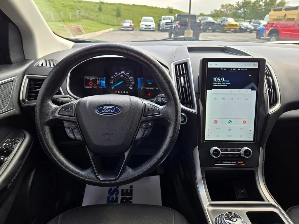 Used 2021 Blue Ford SE image 17