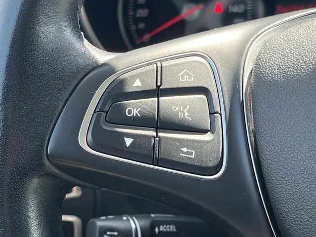 Used 2019 Black Mercedes-Benz GLC 350e image 36
