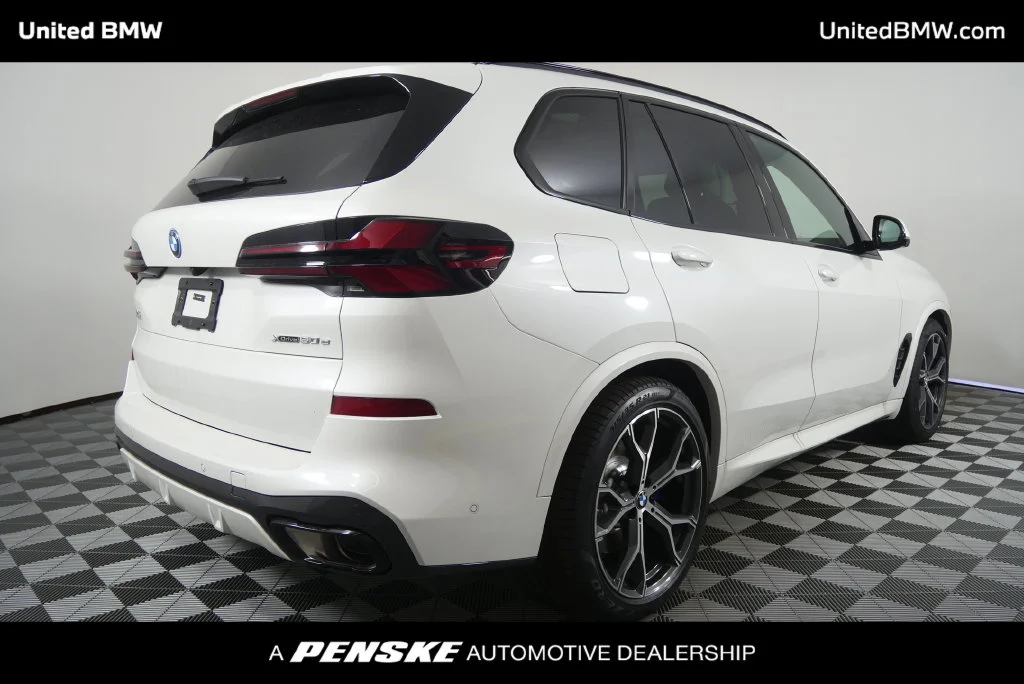 New 2026 White Metallic BMW xDrive50e image 4