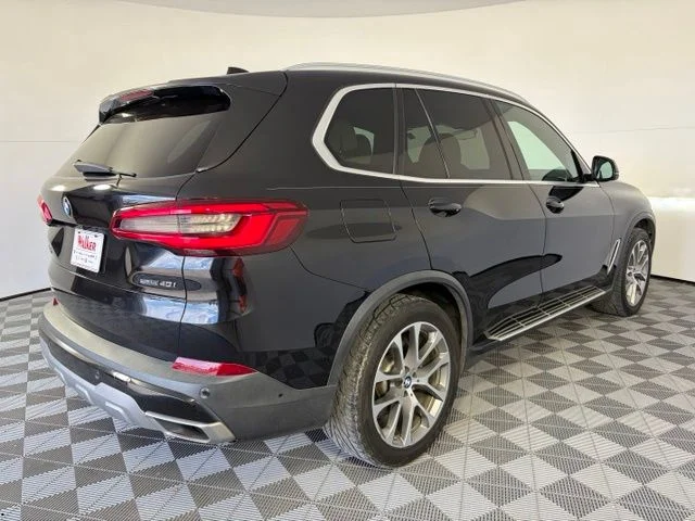 Used 2020 Black BMW sDrive40i image 7