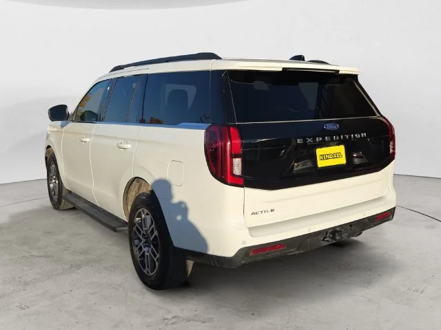 Certified Used 2025 Oxford White Ford Active image 7