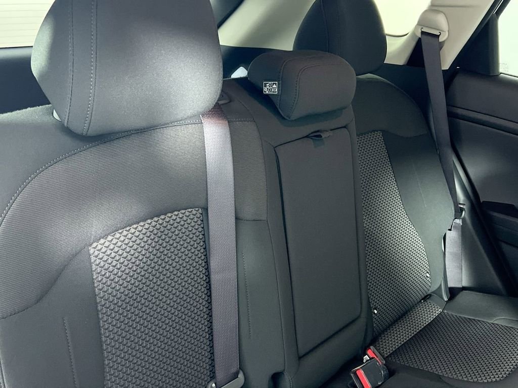 New 2026 Snow White Pearl Kia LX image 30