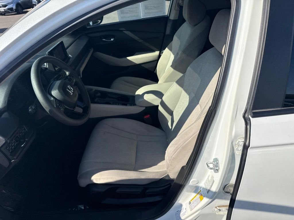 Used 2024  Honda LX image 13