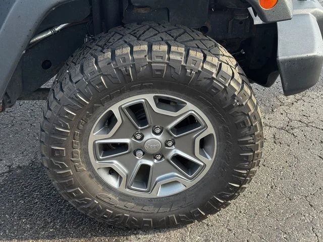 Used 2013 Black Jeep Unlimited Rubicon image 9