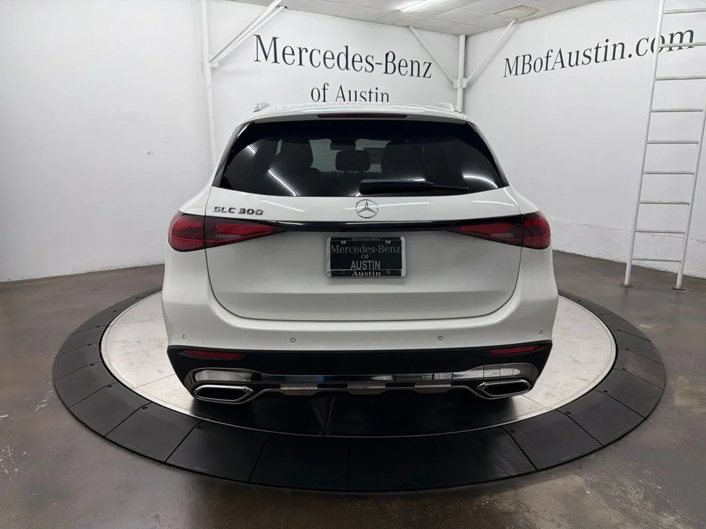 New 2027 White Mercedes-Benz GLC 300 image 6