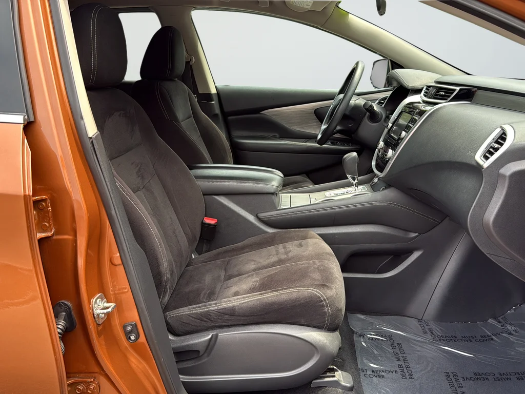 Used 2015 Orange Nissan S image 21