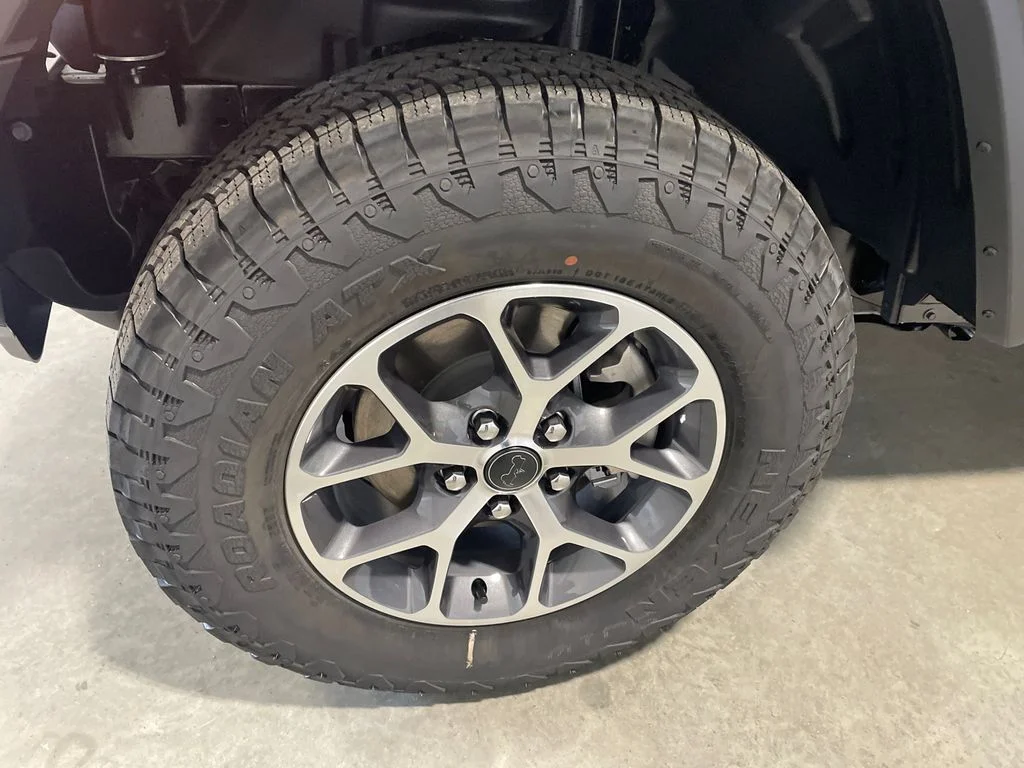 New 2026 Granite Crystal Metallic Clearcoat Jeep Sport S image 35