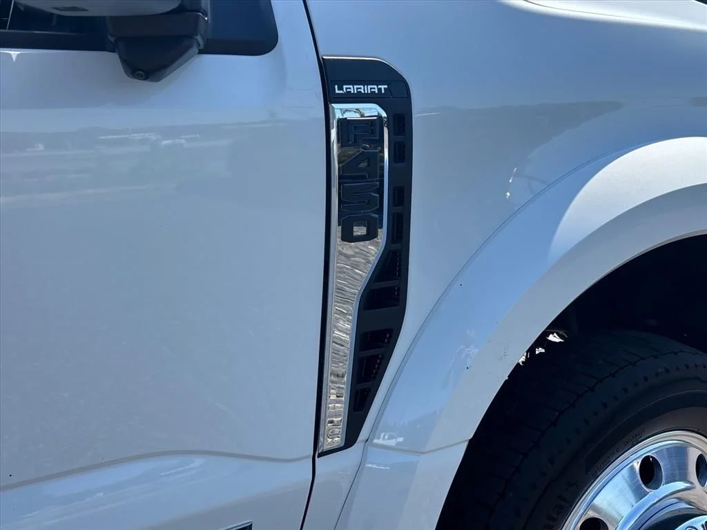 Used 2023 White Ford Lariat image 11
